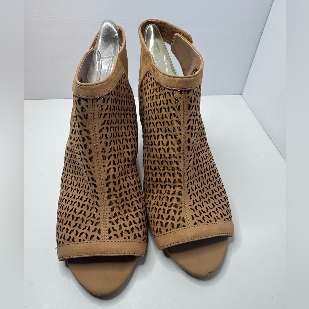 Vince Camuto Dastana Leather Sandals Size 10W